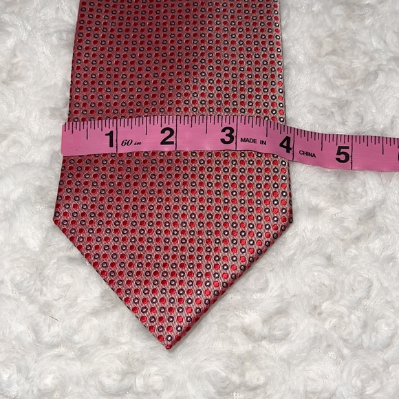ZILLIONI COLLECTION HOLIDAY SILK TIE. Hand make 100% silk. Excellent Condition. - Picture 3 of 7